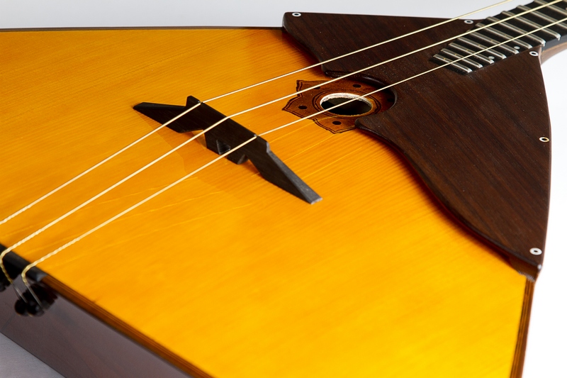 Фото ПКМИ фонда П.И.Чайковского Балалайка Альт (Концертная, сольная, спецзаказ)