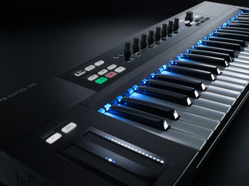Фото MIDI-клавиатура Native Instruments Komplete Kontrol S61 Mk2