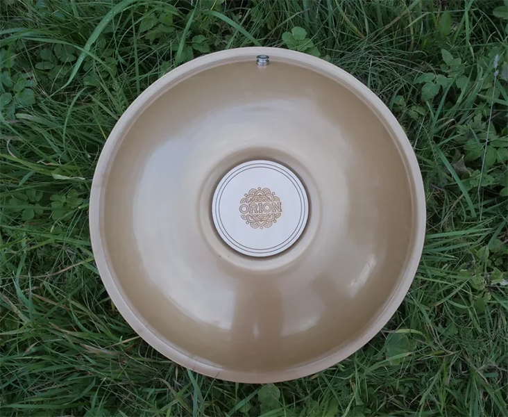 Фото Orion OrM10DCMg Язычковый барабан, "Латунь", 39см,со звукоснимателем и чехлом