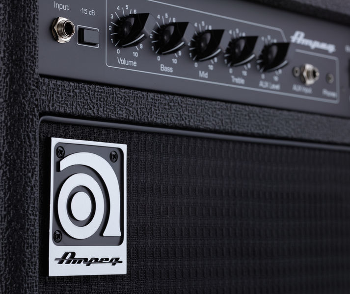 Фото AMPEG BA-108 v2 Басовый комбо