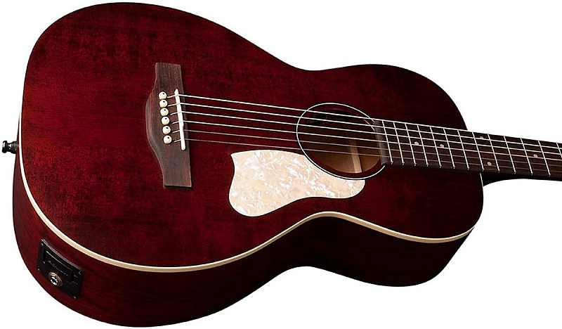 Фото Art & Lutherie 045525 Roadhouse Tennesse Red