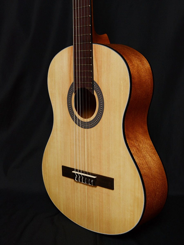Фото Гитара классическая Livingstone Opera NA